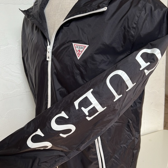 GUESS Men’s Black Windbreaker Rain Jacket with Hood Size L - Picture 5 of 12